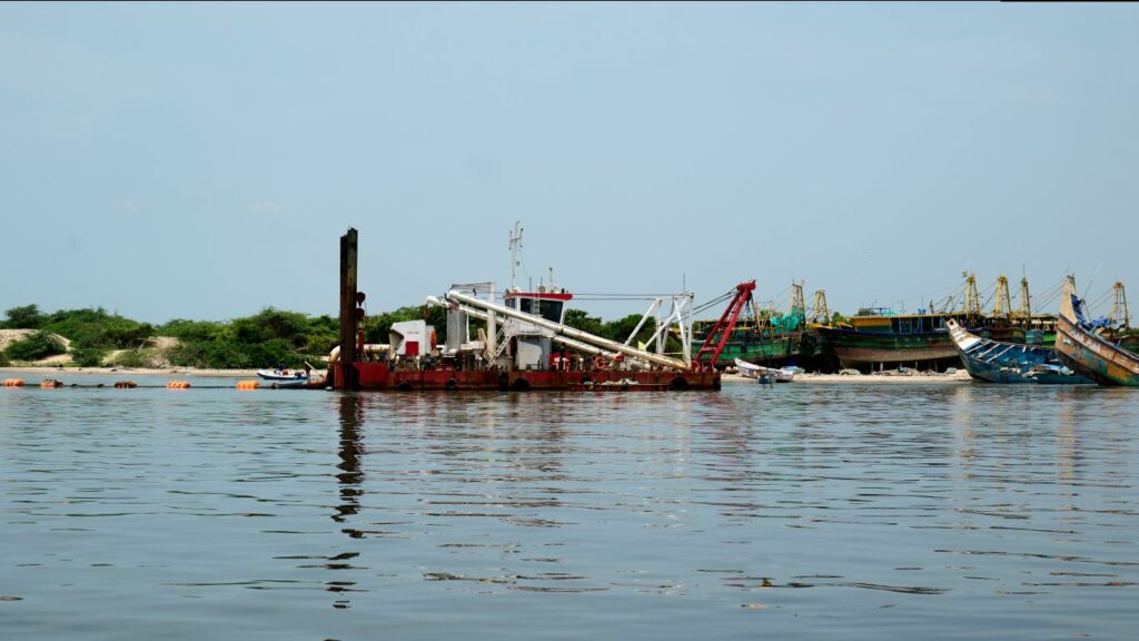 Cable floats and pipe floats from EZ Connect Floats encourage Port Macquaire’s underwater infrastructure