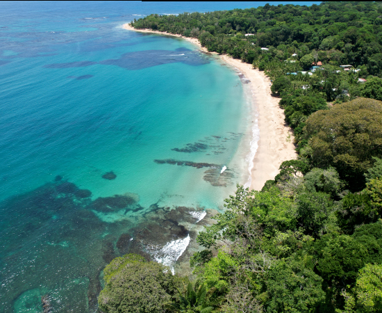 Cable and pipe floats help regulate the water level in Puerto Limón.