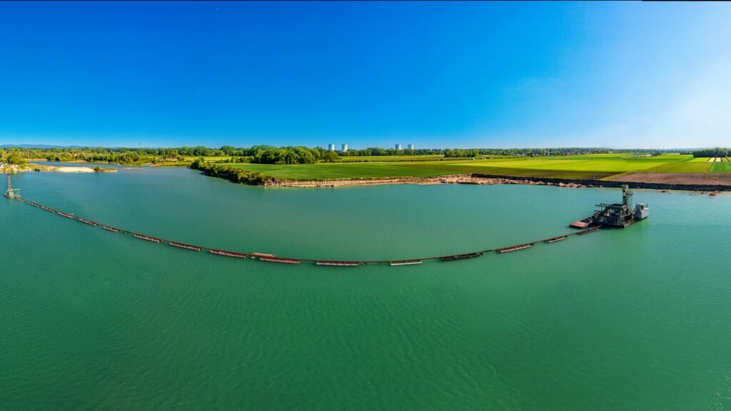 Chile pipe and hose floats