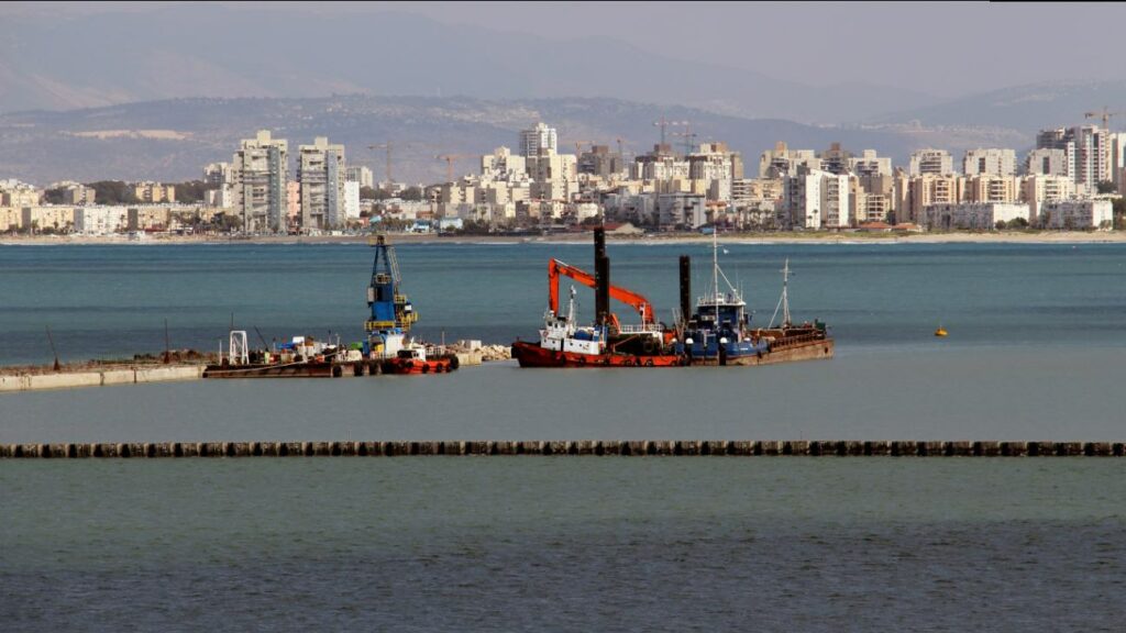 Guatemala pipe and hose floats