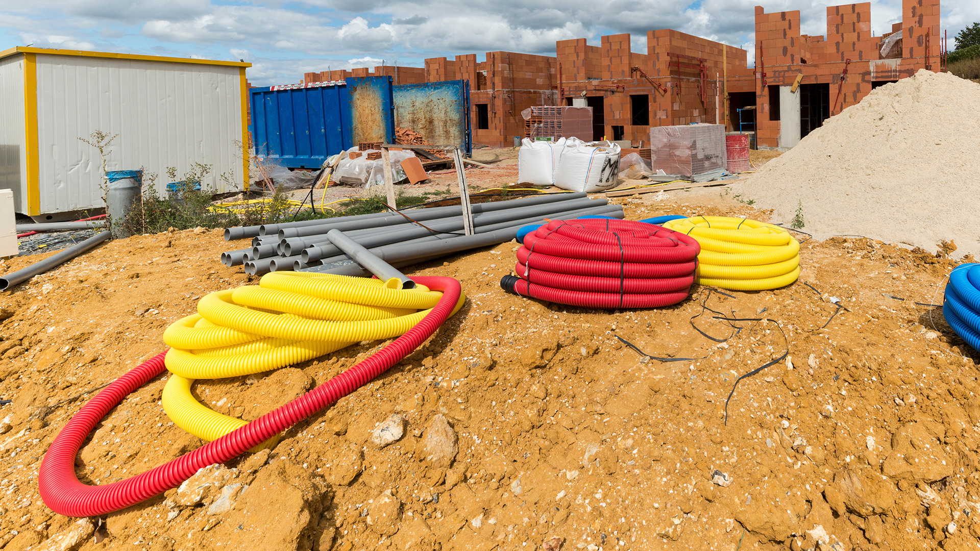 Key-Factors-to-Consider-When-Choosing-a-Construction-Hose