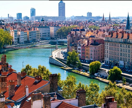 Pipe and Hose Floats in Lyon