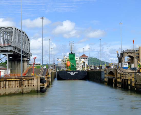 Pipe and Hose Floats in San Miguelito